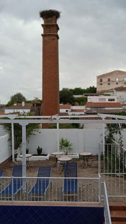 Hotel Rural La Posada De Las Cigueenas Jerez De Los Caballeros Exterior photo