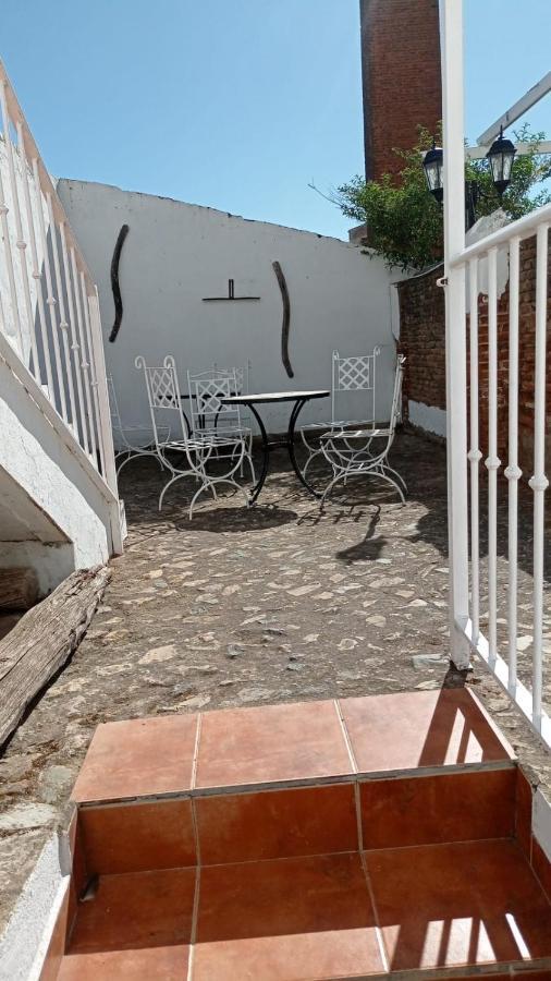 Hotel Rural La Posada De Las Cigueenas Jerez De Los Caballeros Exterior photo